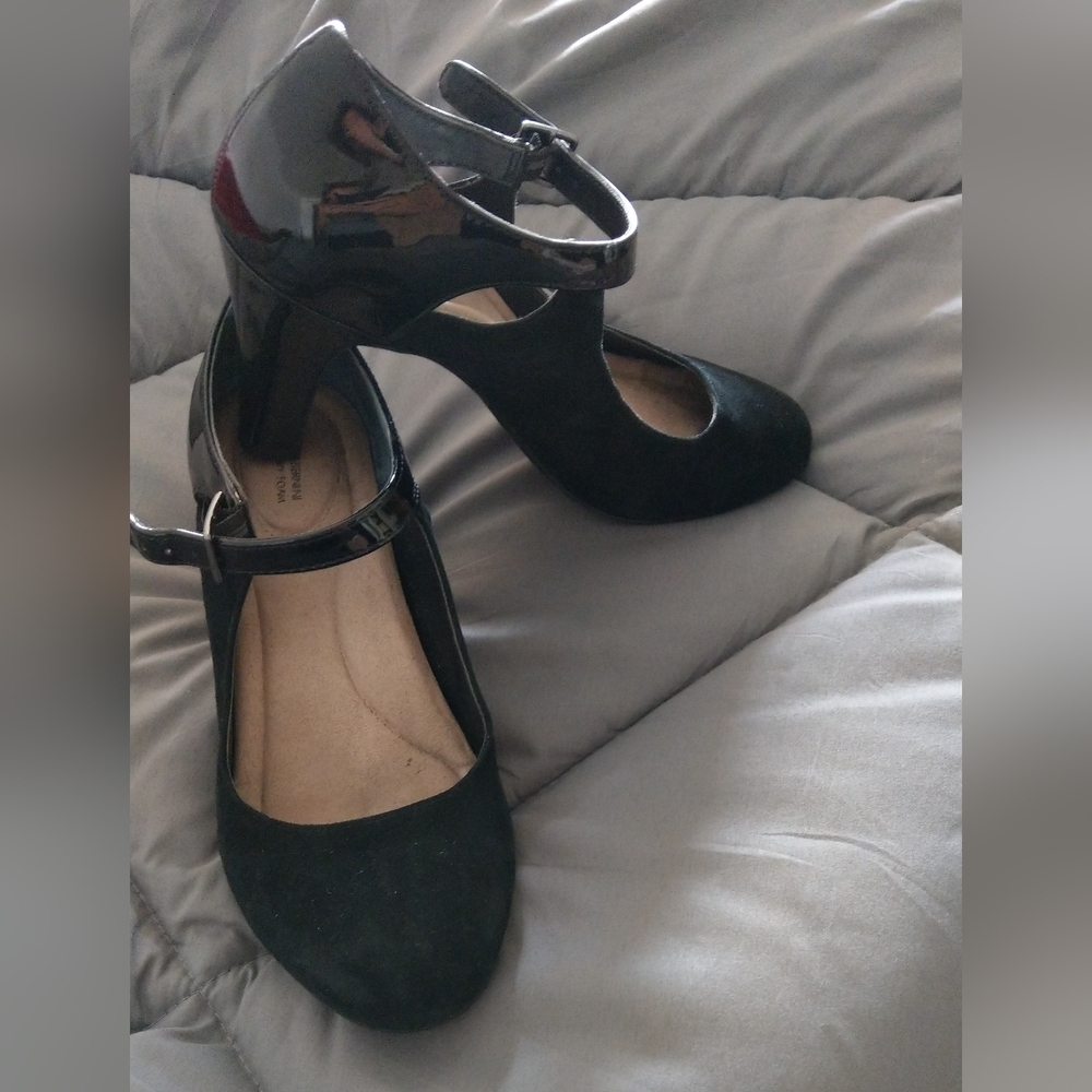 Black Giani Bernini heels 👠